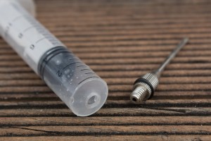 Detail of the glue applicator needle